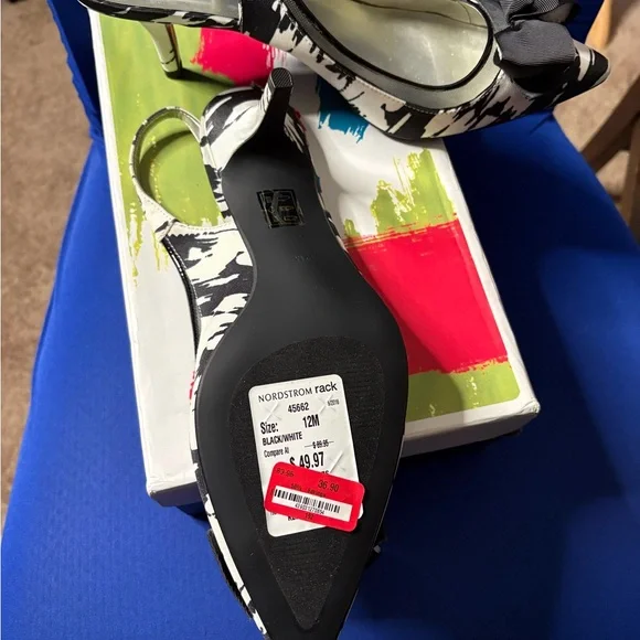 J.Renee Black & White Bow Pointed Slingback Heels - Picture 3 of 3